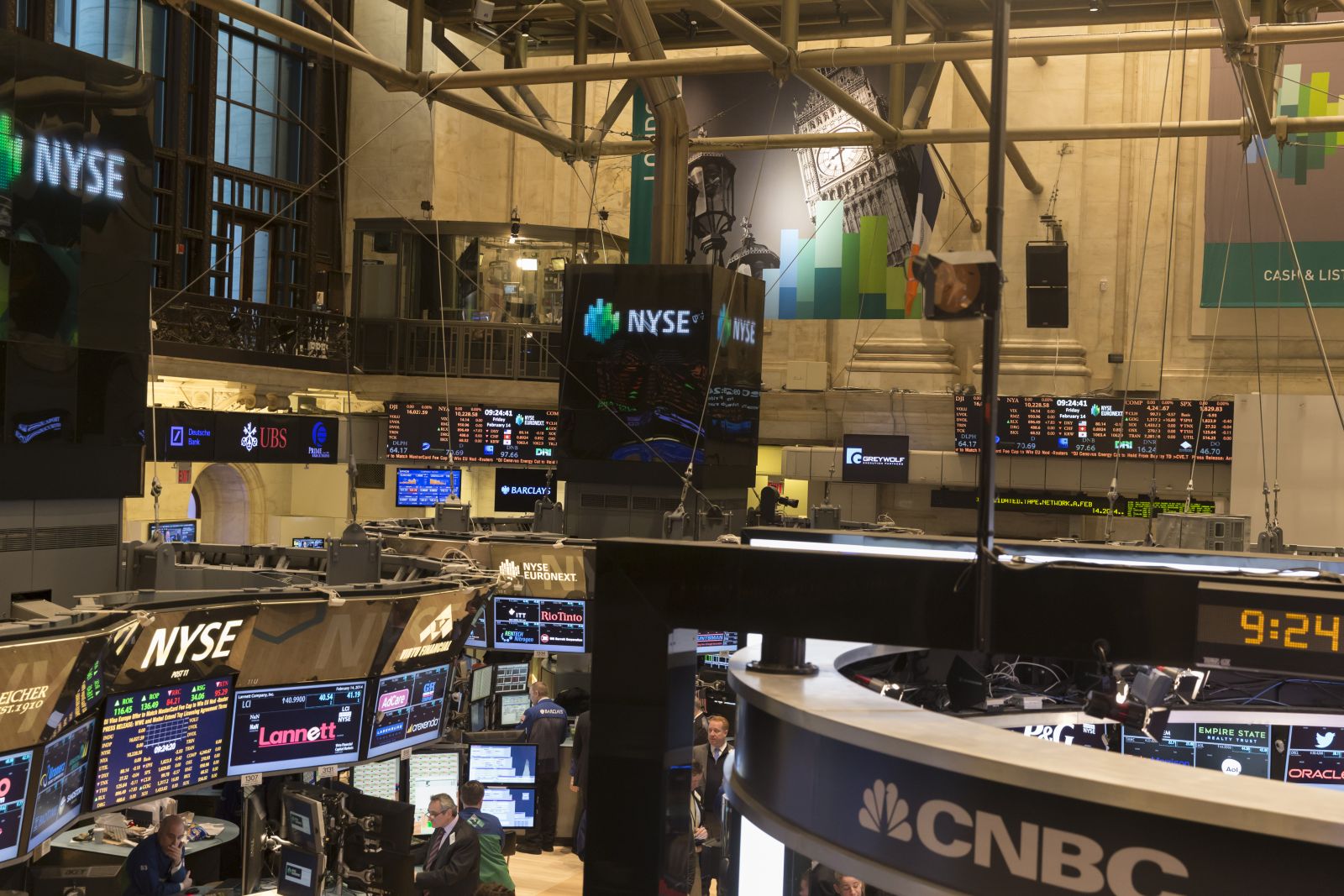 Stock Indexes Turn Mixed as Chipmakers Sink